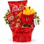 ست هدیه آویز سیب‌زمینی سرخ‌کرده ۹ سانتی با چیپس چی‌توز و شکلات کیت‌کت